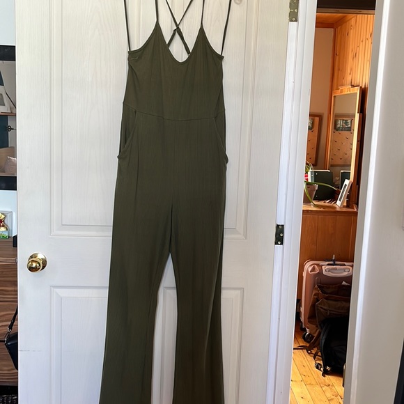 American eagle flared jumpsuit - Picture 1 of 4
